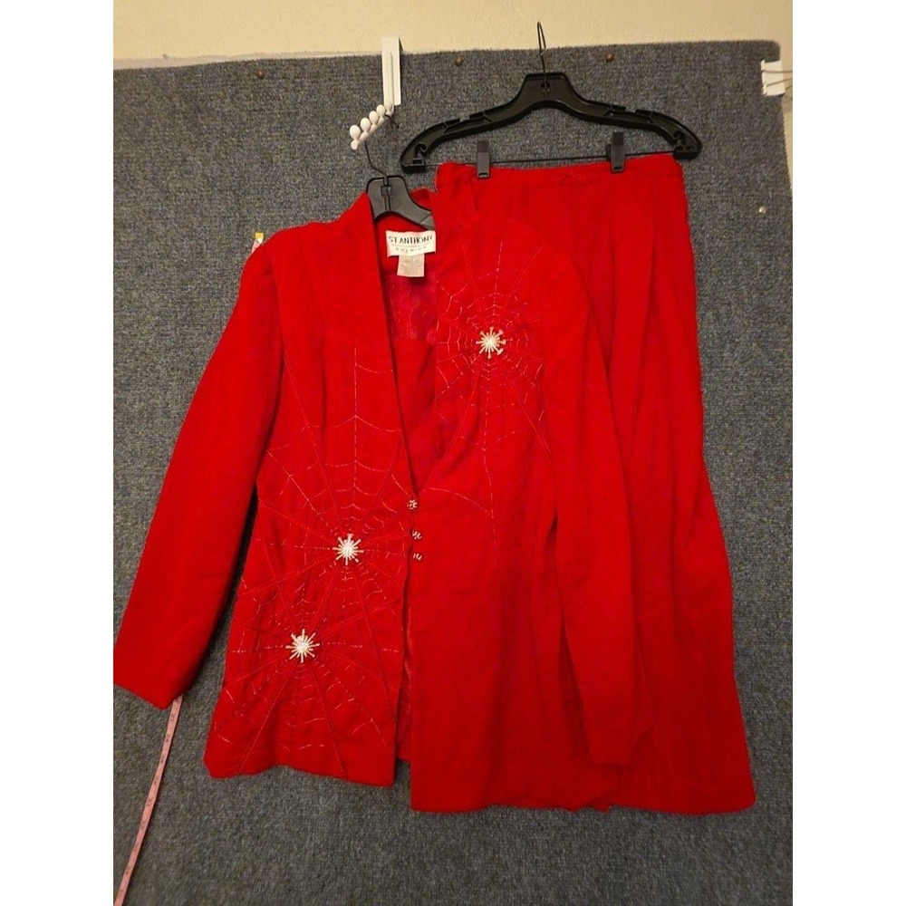 Vintage Red Spiderweb Women's Jacket & Skirt Set